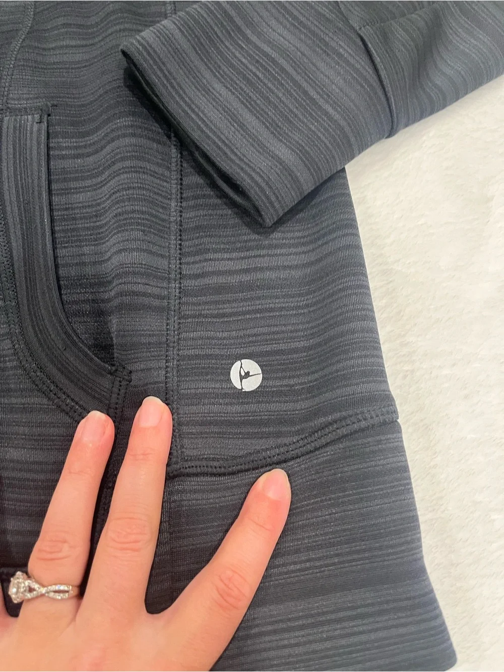90 Degree by Reflex | Full Zip Hoodie - Large - Picture 3 of 9
